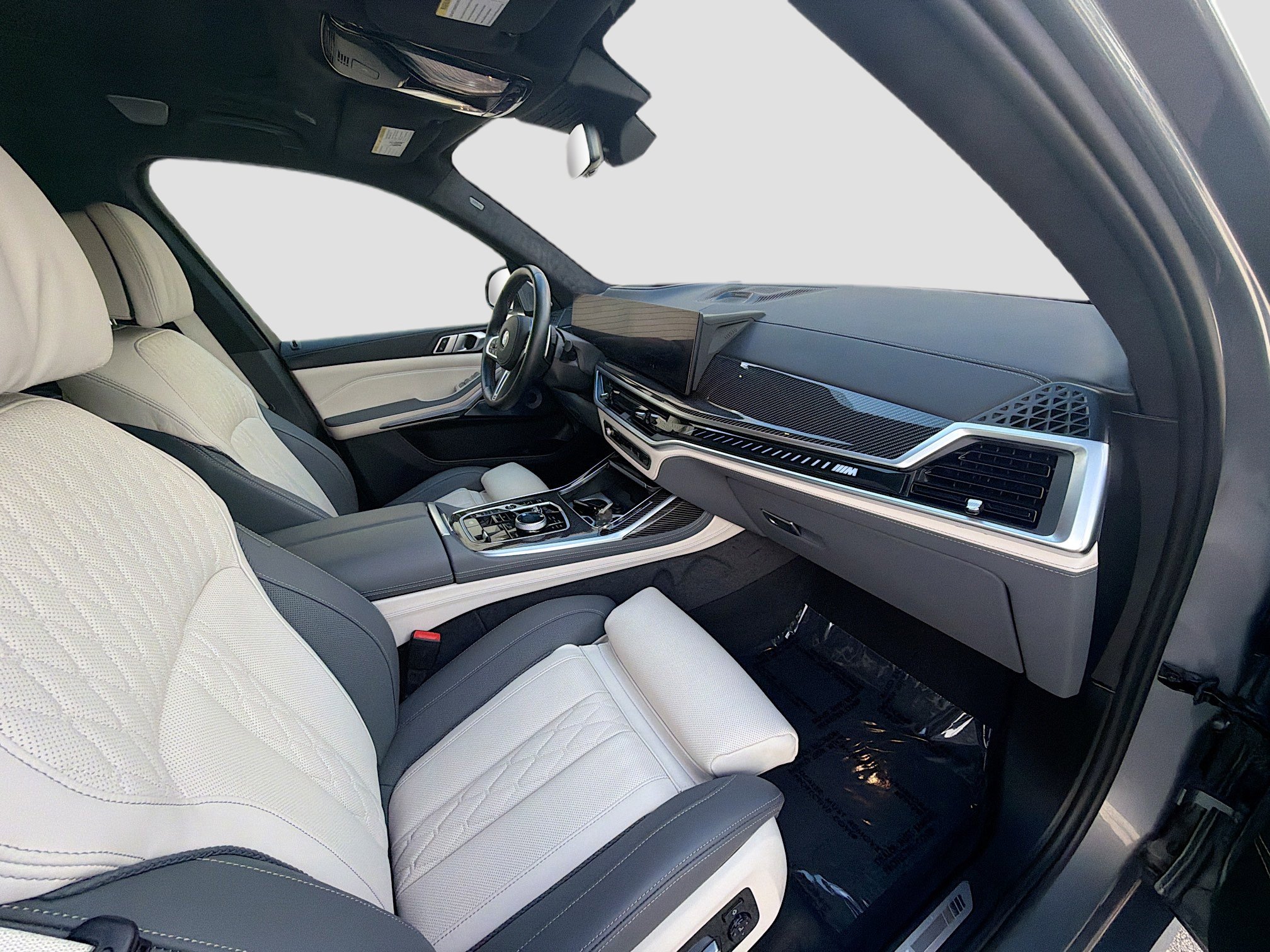 Used 2025 BMW X7 M60i AWD/4WD image 30