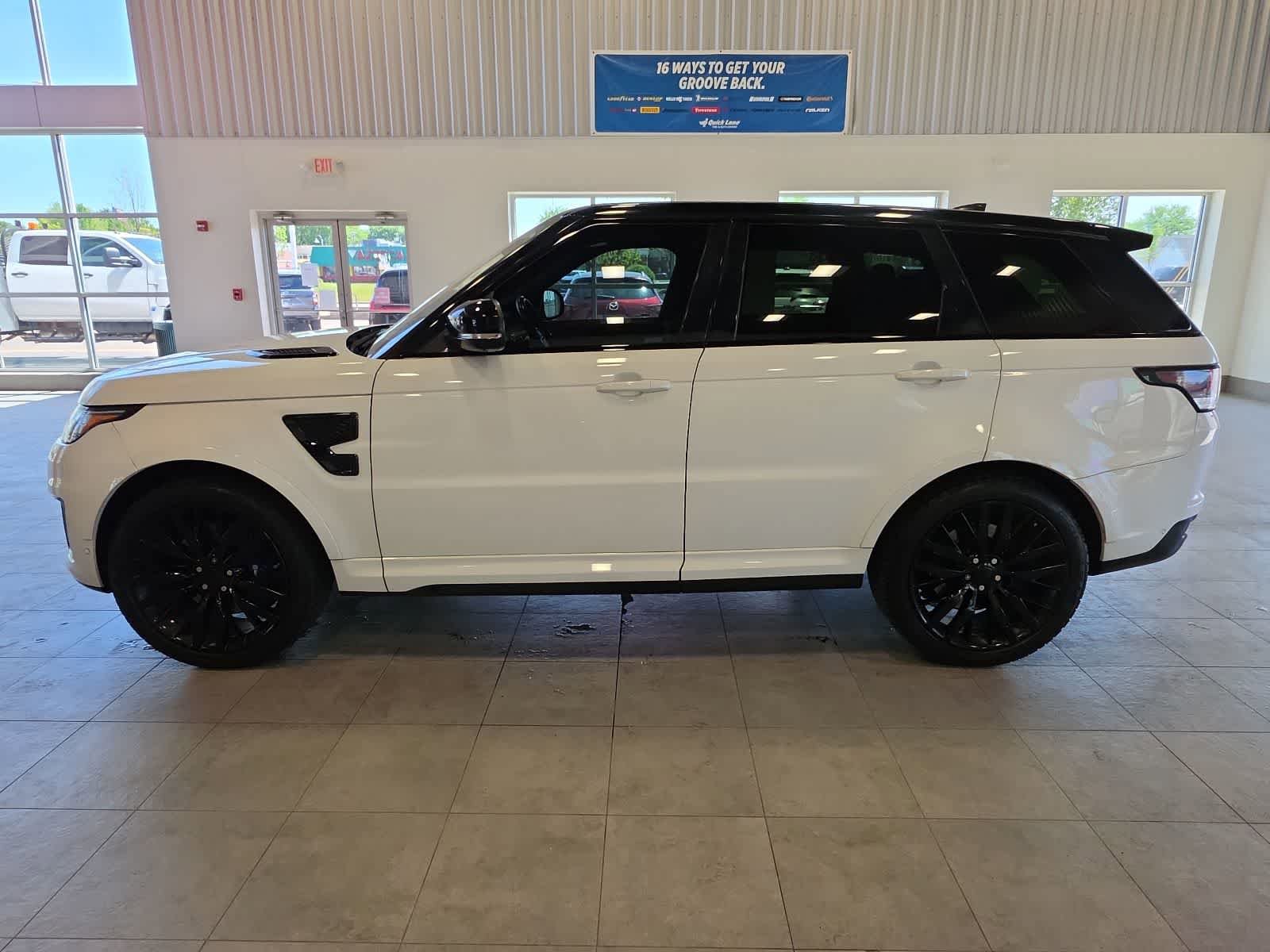 Used 2017 Land Rover Range Rover Sport SVR AWD/4WD image 12