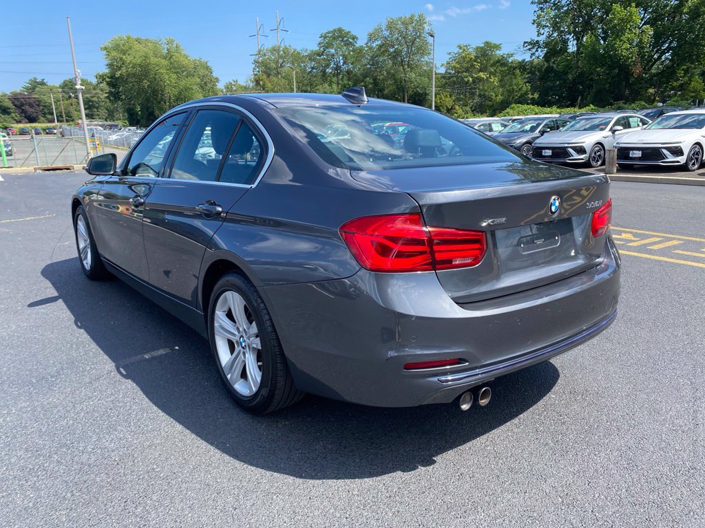 Used 2018 BMW 330i xDrive Sedan w/ Convenience Package AWD/4WD image 8