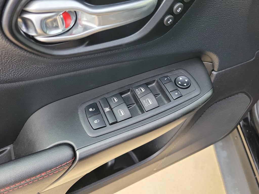 Used 2023 Jeep Cherokee Trailhawk w/ Sun & Sound Group AWD/4WD image 20