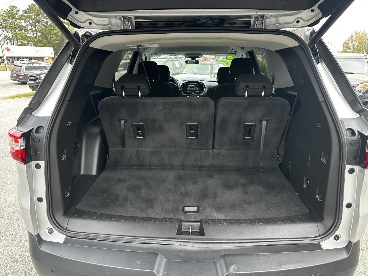 Used 2018 Chevrolet Traverse LT image 16