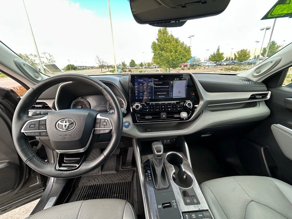 Used 2022 Toyota Highlander Limited AWD/4WD image 25