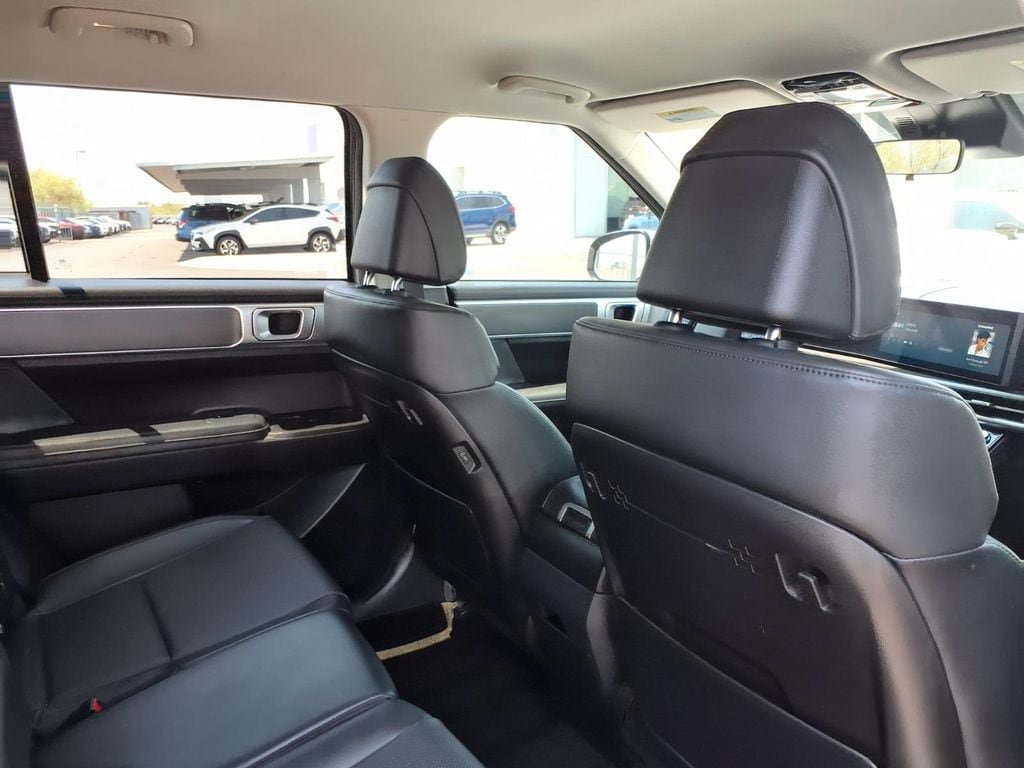 Used 2025 Hyundai Santa Fe SEL FWD image 20