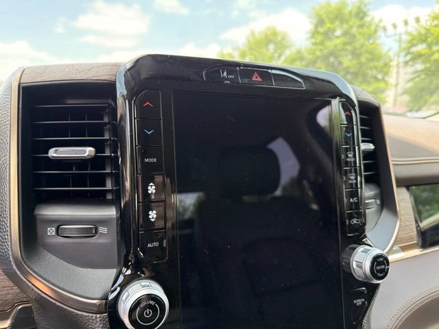 Used 2025 RAM 1500 Limited w/ Off Road Group AWD/4WD image 17