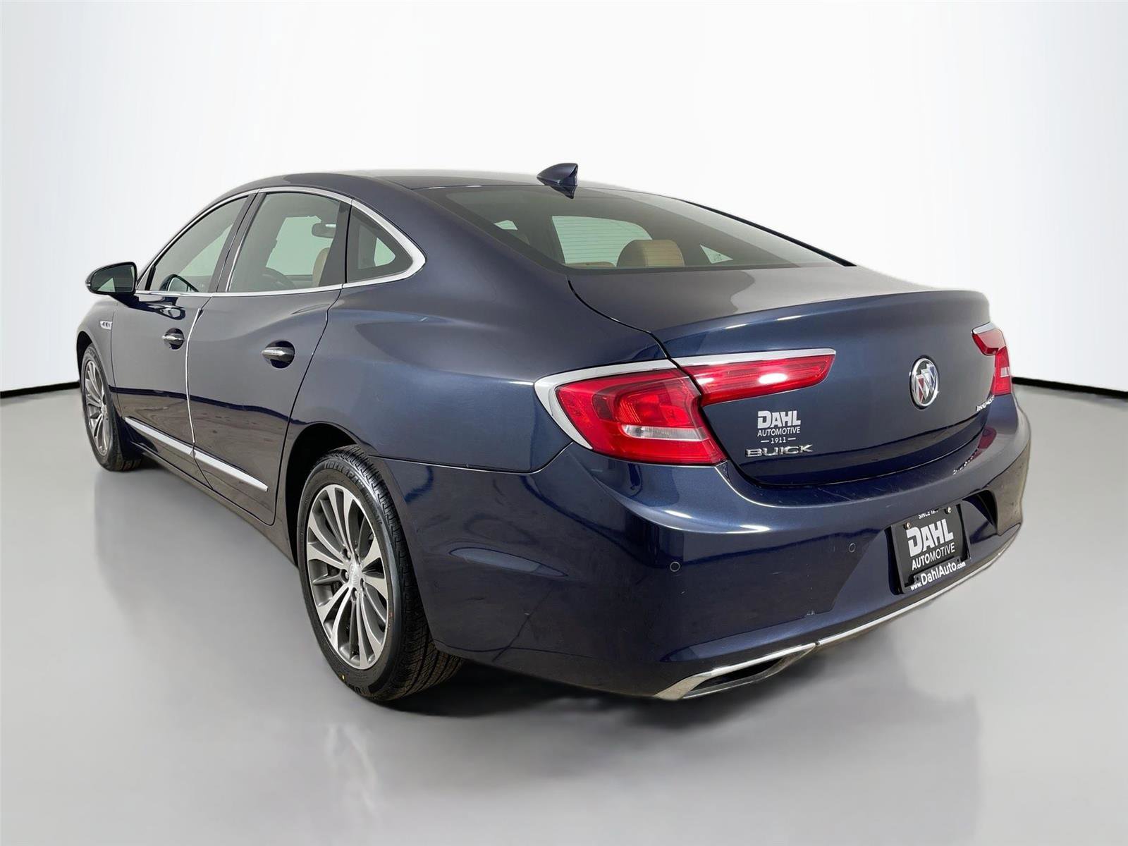 Used 2017 Buick LaCrosse Essence image 10