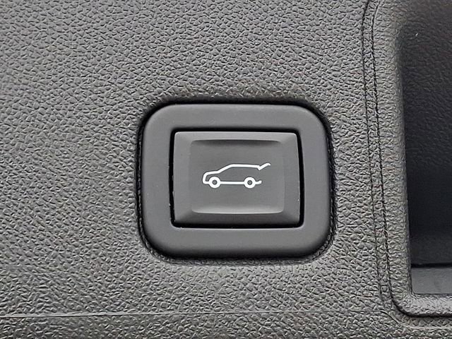 Used 2024 GMC Terrain SLT w/ Tech Package AWD/4WD image 32