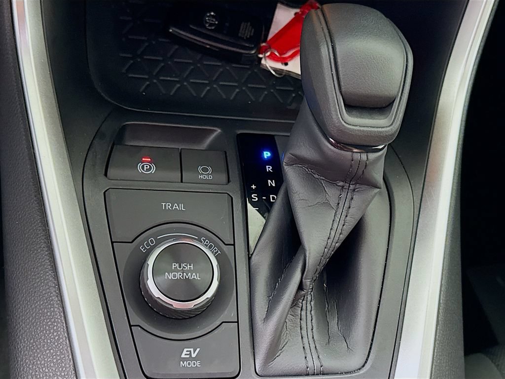 Used 2023 Toyota RAV4 XLE AWD/4WD image 17