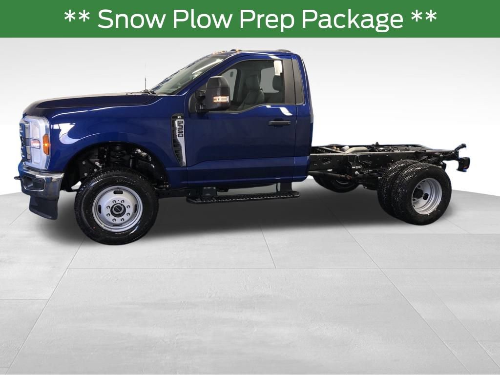 New 2026 Ford F350 XL w/ XL Chrome Package AWD/4WD image 2