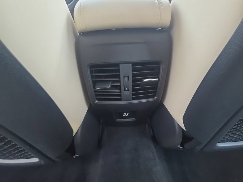 Used 2019 INFINITI QX30 w/ Navigation Package FWD image 31