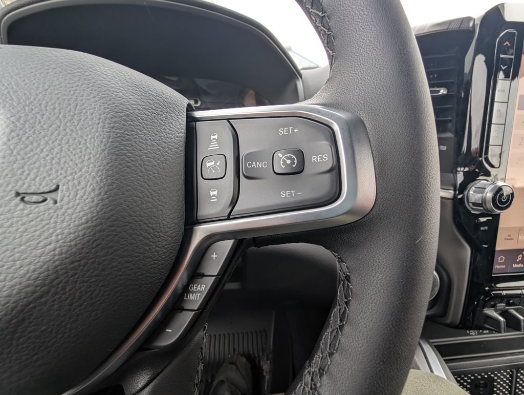 New 2026 RAM 1500 4x4 Crew Cab image 21