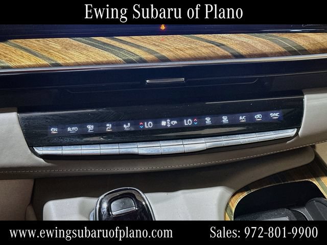 Used 2021 Cadillac Escalade Premium Luxury Platinum AWD/4WD image 16