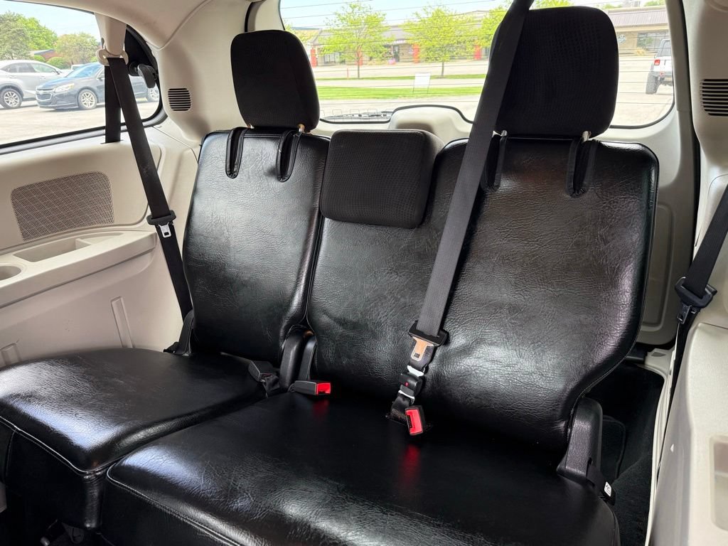 Used 2016 Dodge Grand Caravan SE w/ Quick Order Package 29E SE FWD image 12