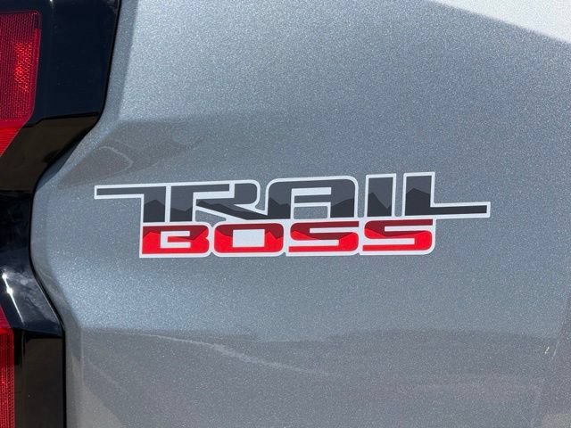 Used 2025 Chevrolet Colorado Trail Boss AWD/4WD image 11