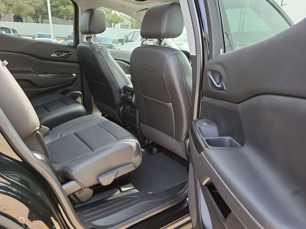 Used 2022 GMC Acadia SLT w/ Elevation Edition image 28