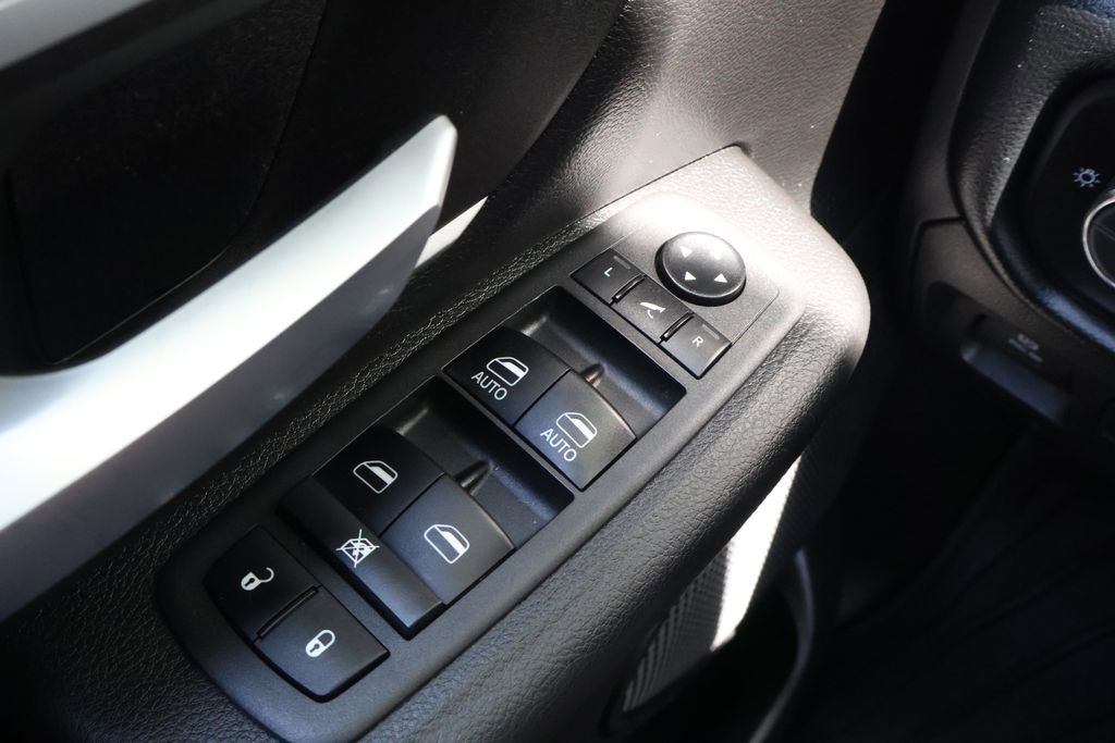 Used 2021 RAM 1500 Big Horn AWD/4WD image 40