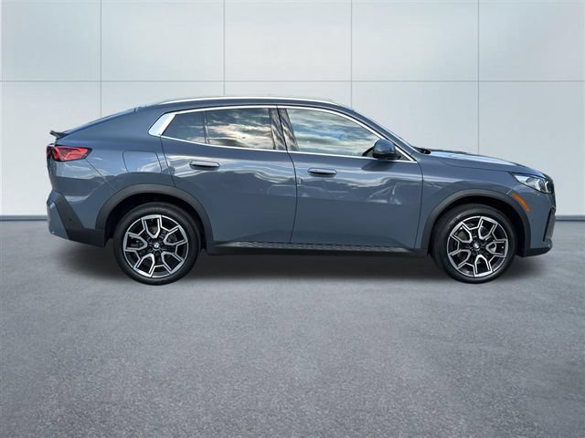 Used 2025 BMW X2 xDrive28i w/ Premium Package AWD/4WD image 5