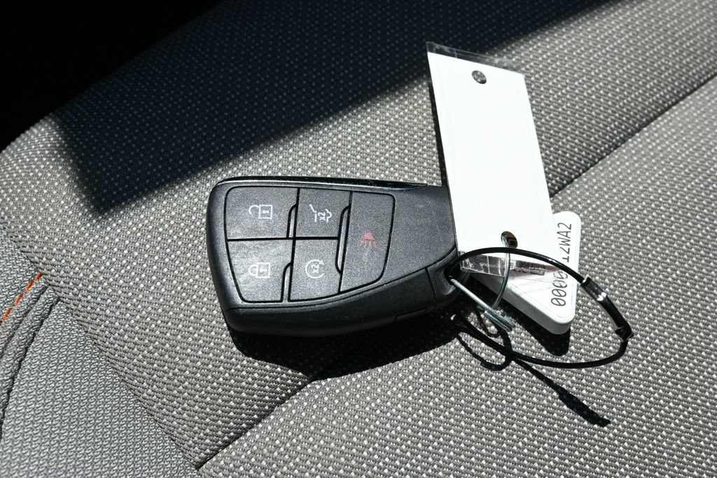 Used 2024 Chevrolet Traverse LT FWD image 28
