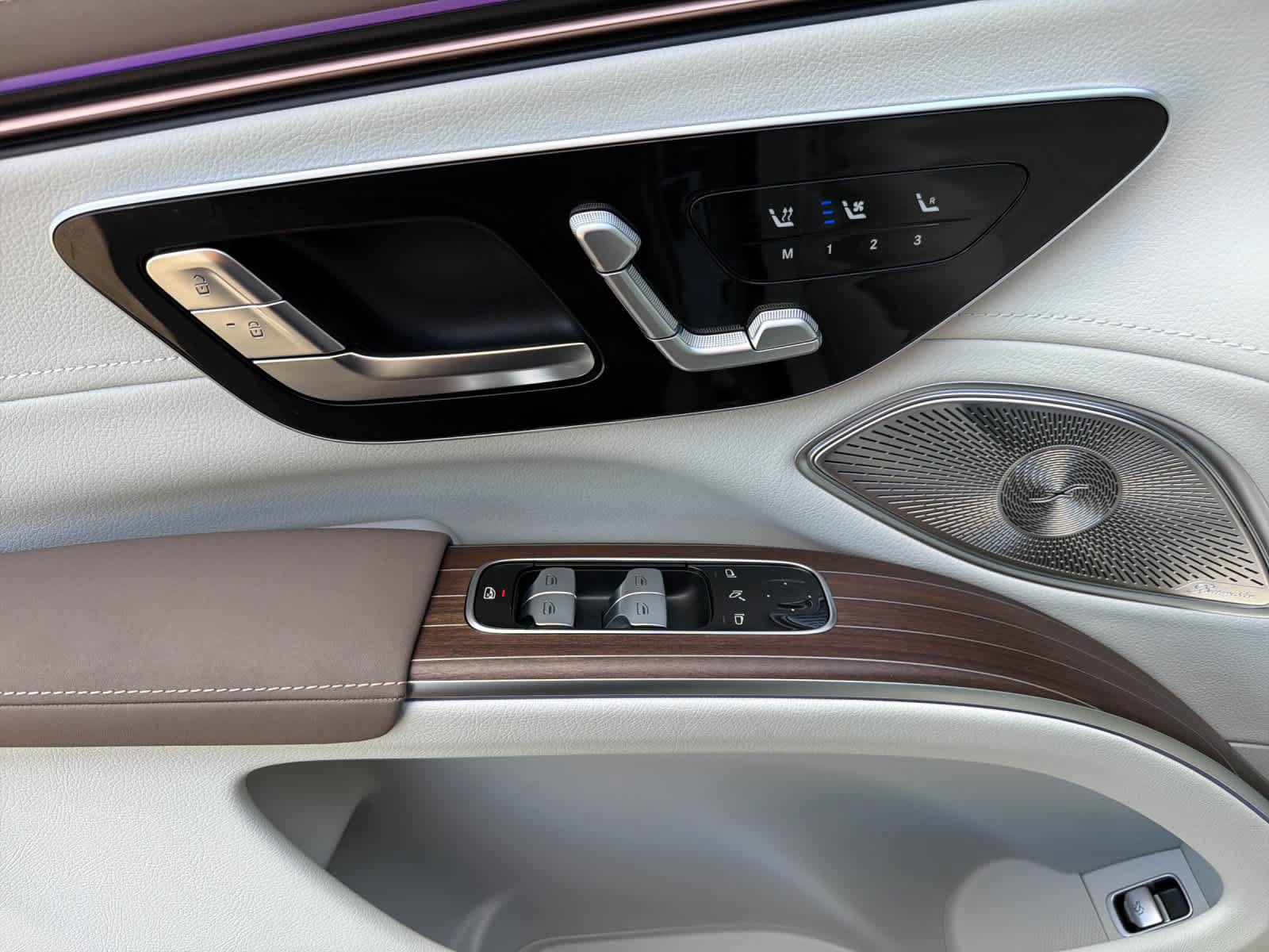 New 2027 Mercedes-Benz EQS 400 4MATIC SUV image 10