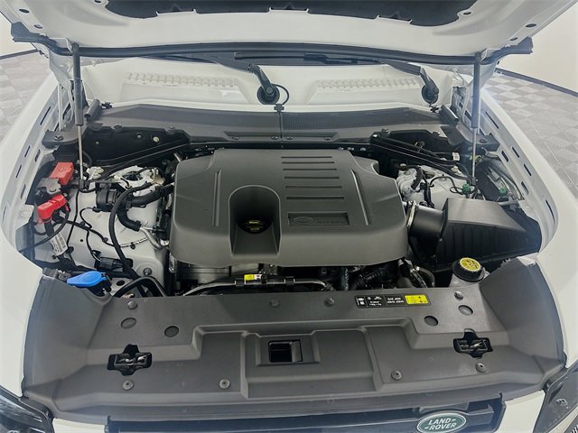 Used 2025 Land Rover Defender 130 S image 31