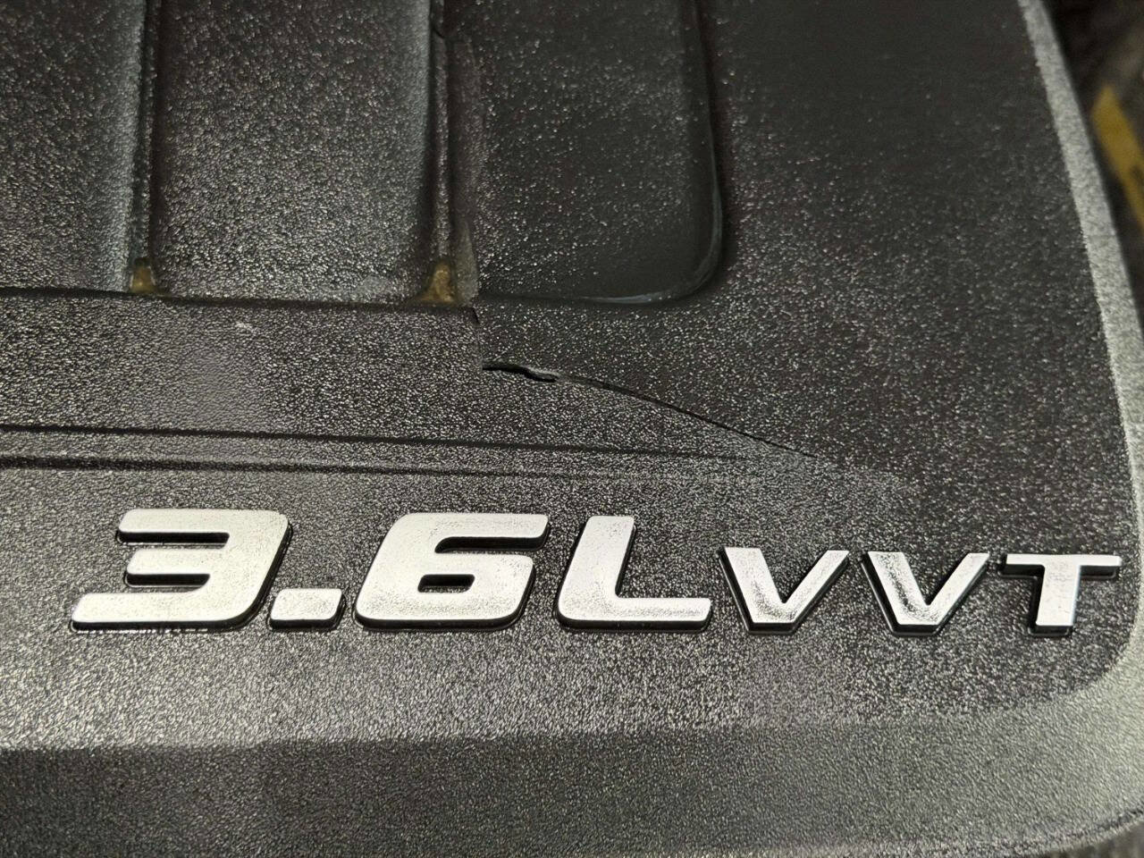 Used 2014 Chrysler Town & Country Touring-L image 34