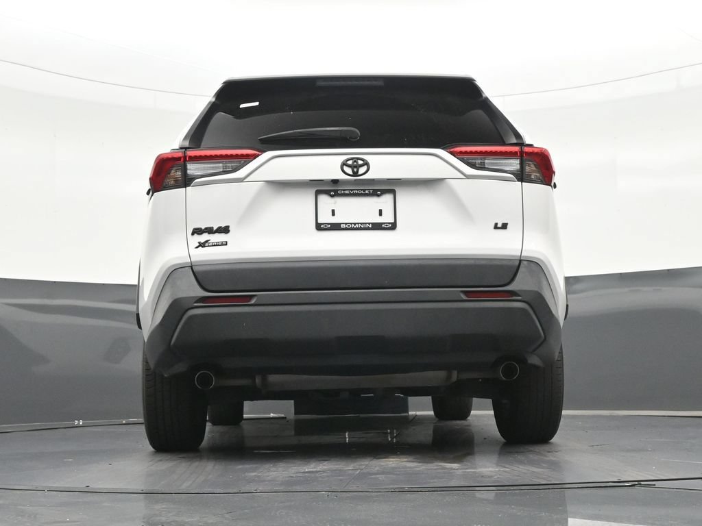 Used 2022 Toyota RAV4 LE FWD image 26