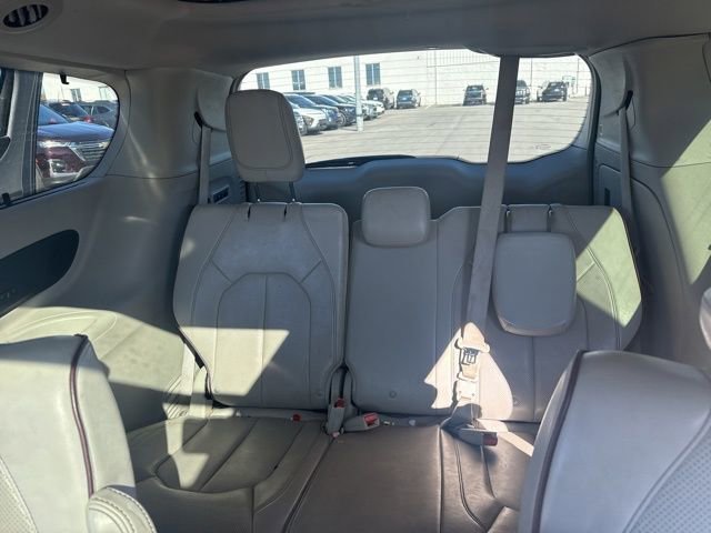 Used 2020 Chrysler Pacifica Limited image 29