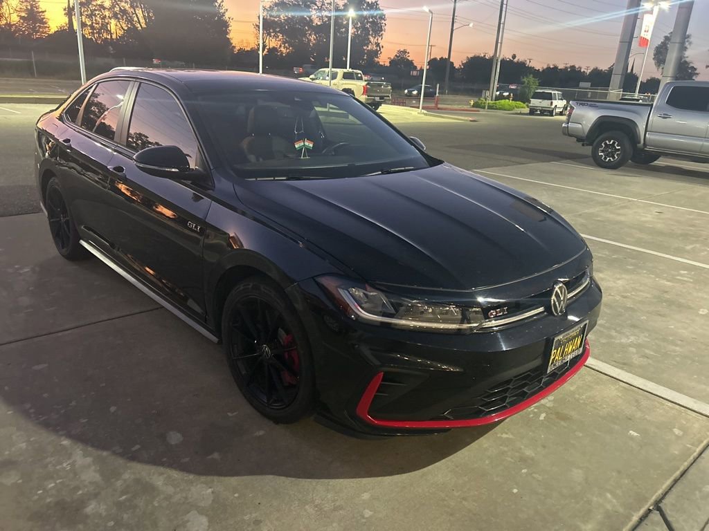 Used 2025 Volkswagen Jetta GLI Autobahn image 3