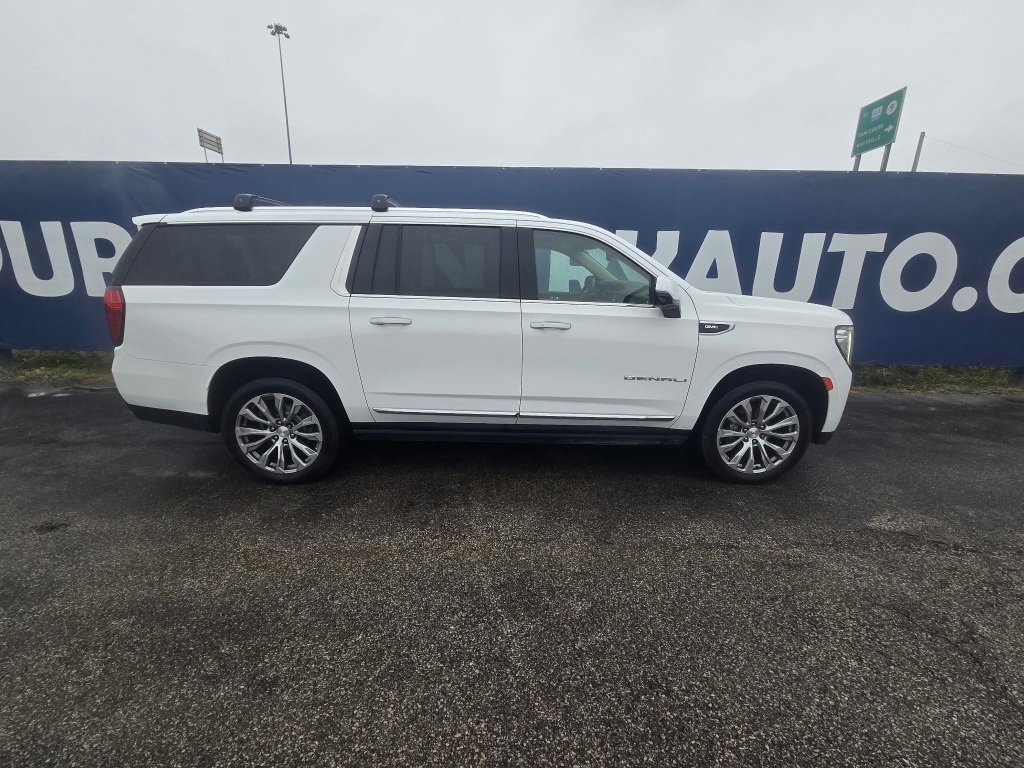 Used 2022 GMC Yukon XL Denali image 8