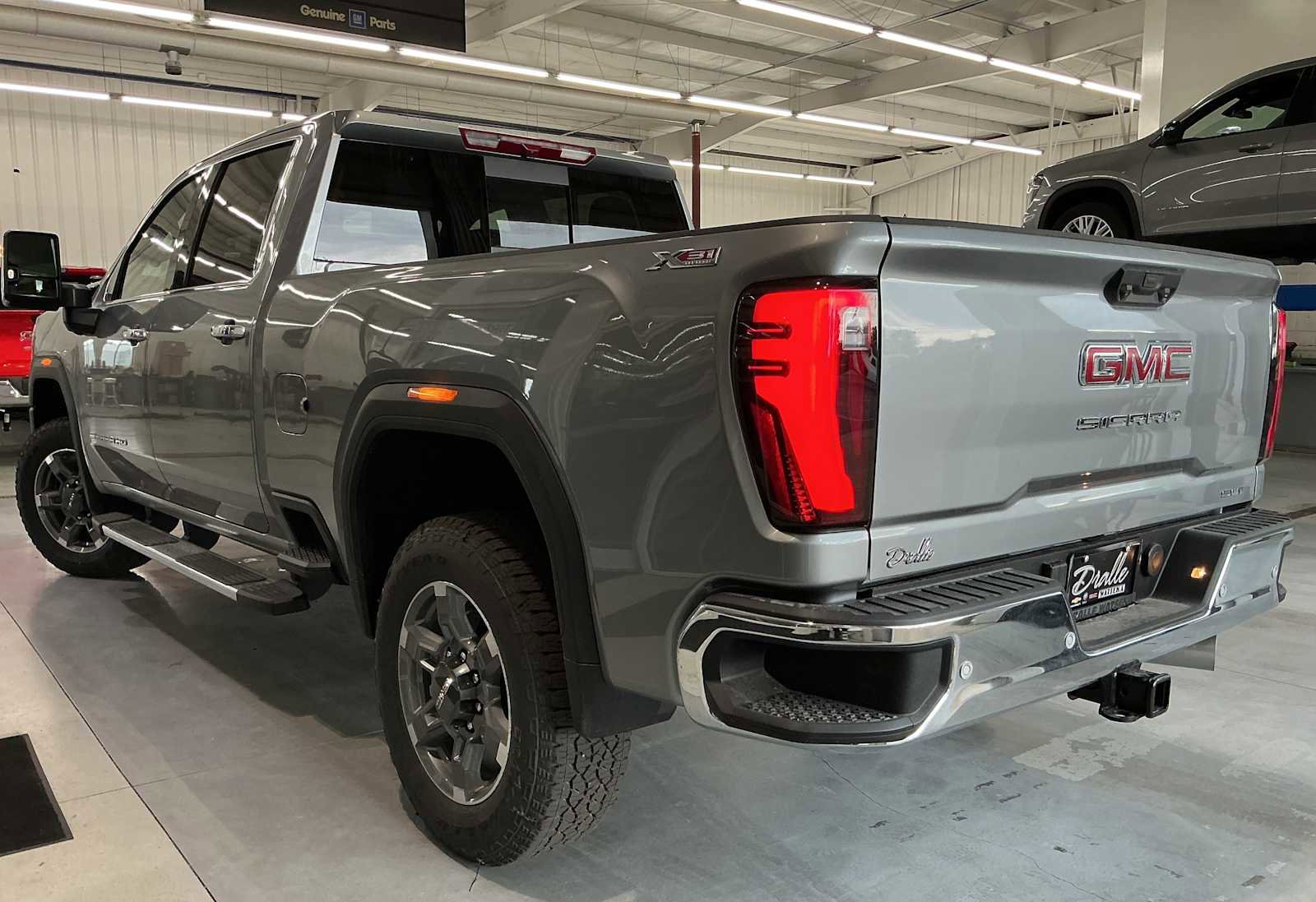 New 2026 GMC Sierra 2500 SLT w/ SLT Premium Package image 5