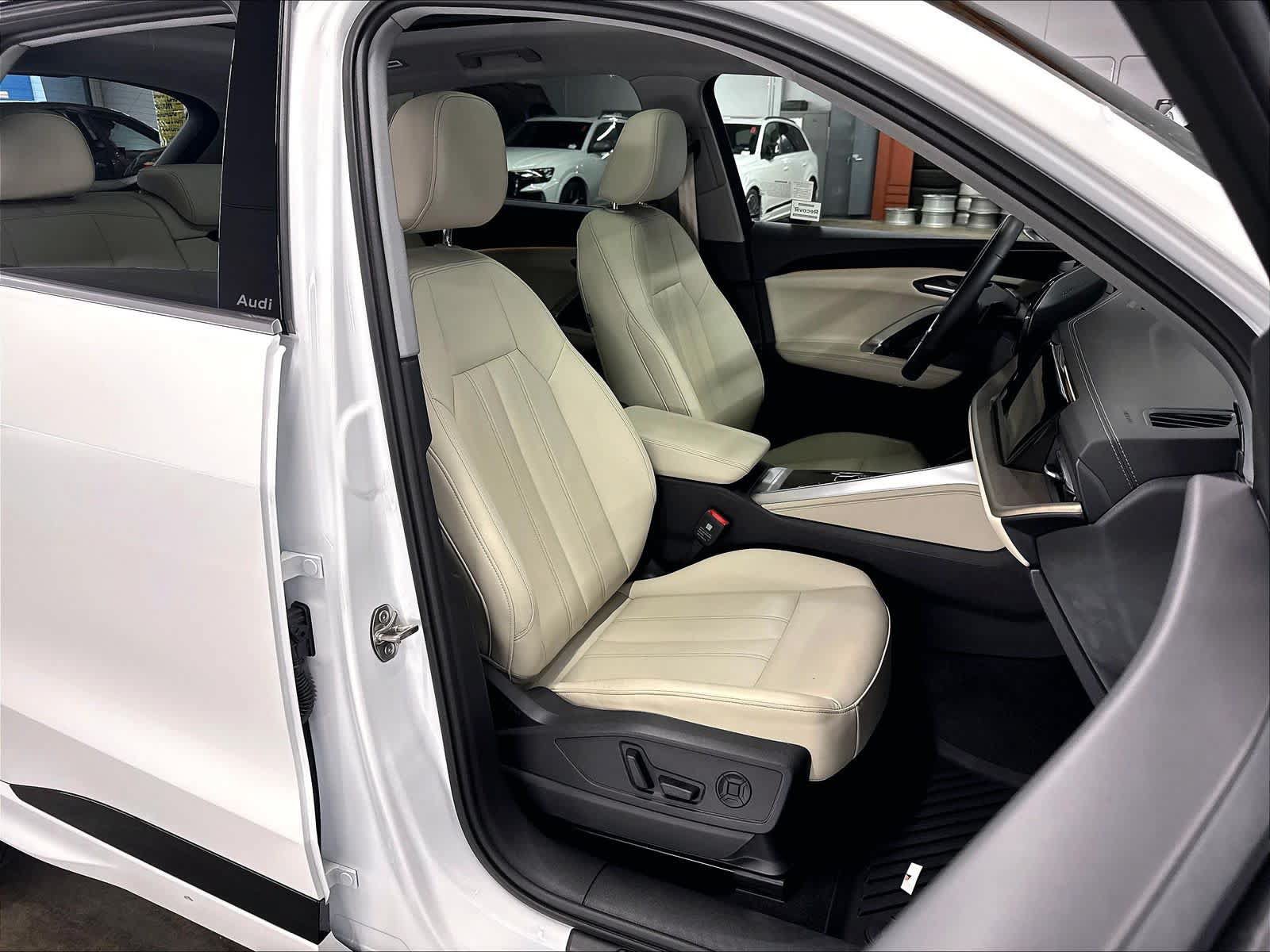 Used 2025 Audi Q5 Premium AWD/4WD image 10
