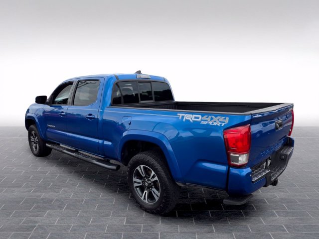 Used 2016 Toyota Tacoma TRD Sport w/ Premium & Technology Package AWD/4WD image 5