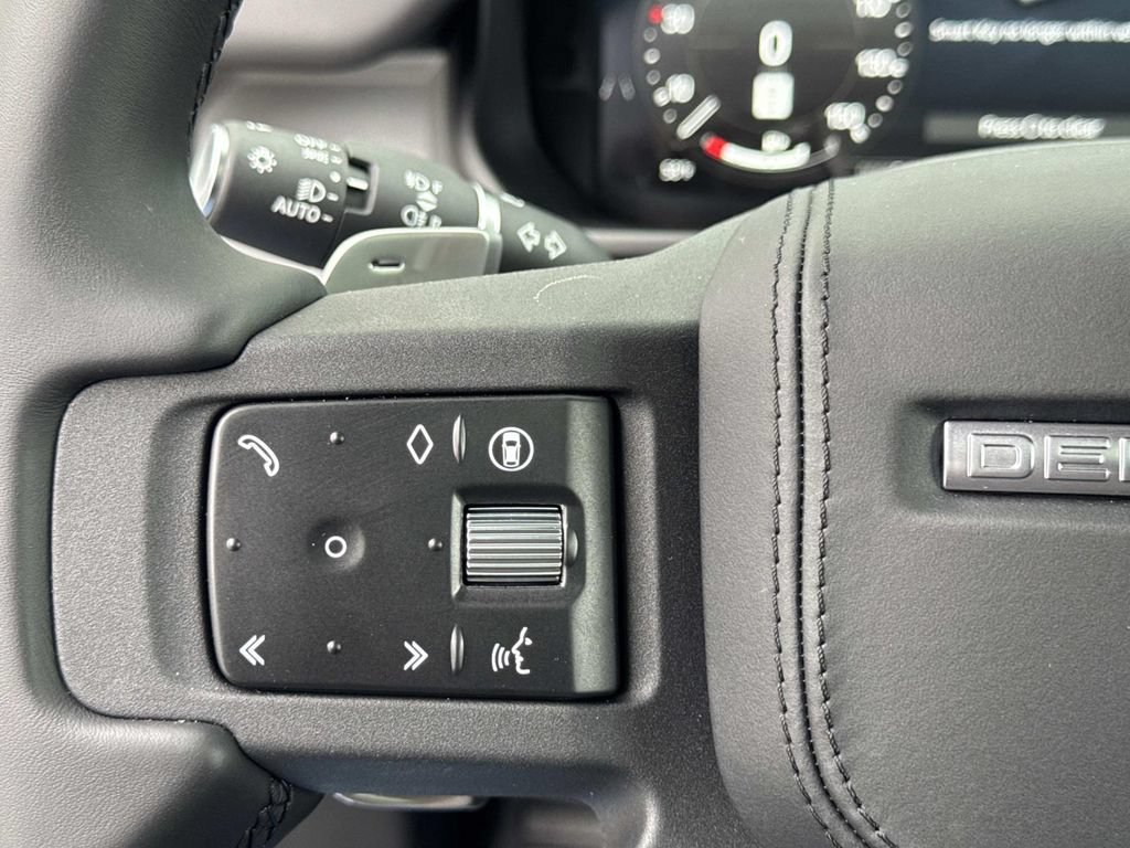 New 2026 Land Rover Defender 110 V8 AWD/4WD image 28