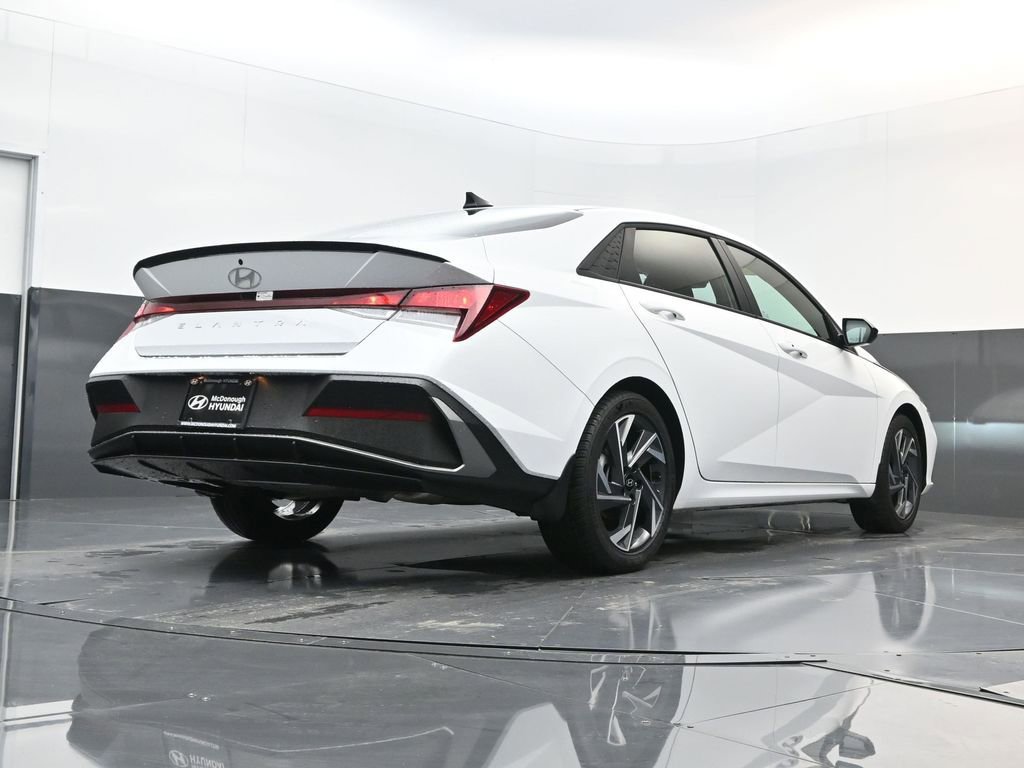 Used 2025 Hyundai Elantra Sport image 16