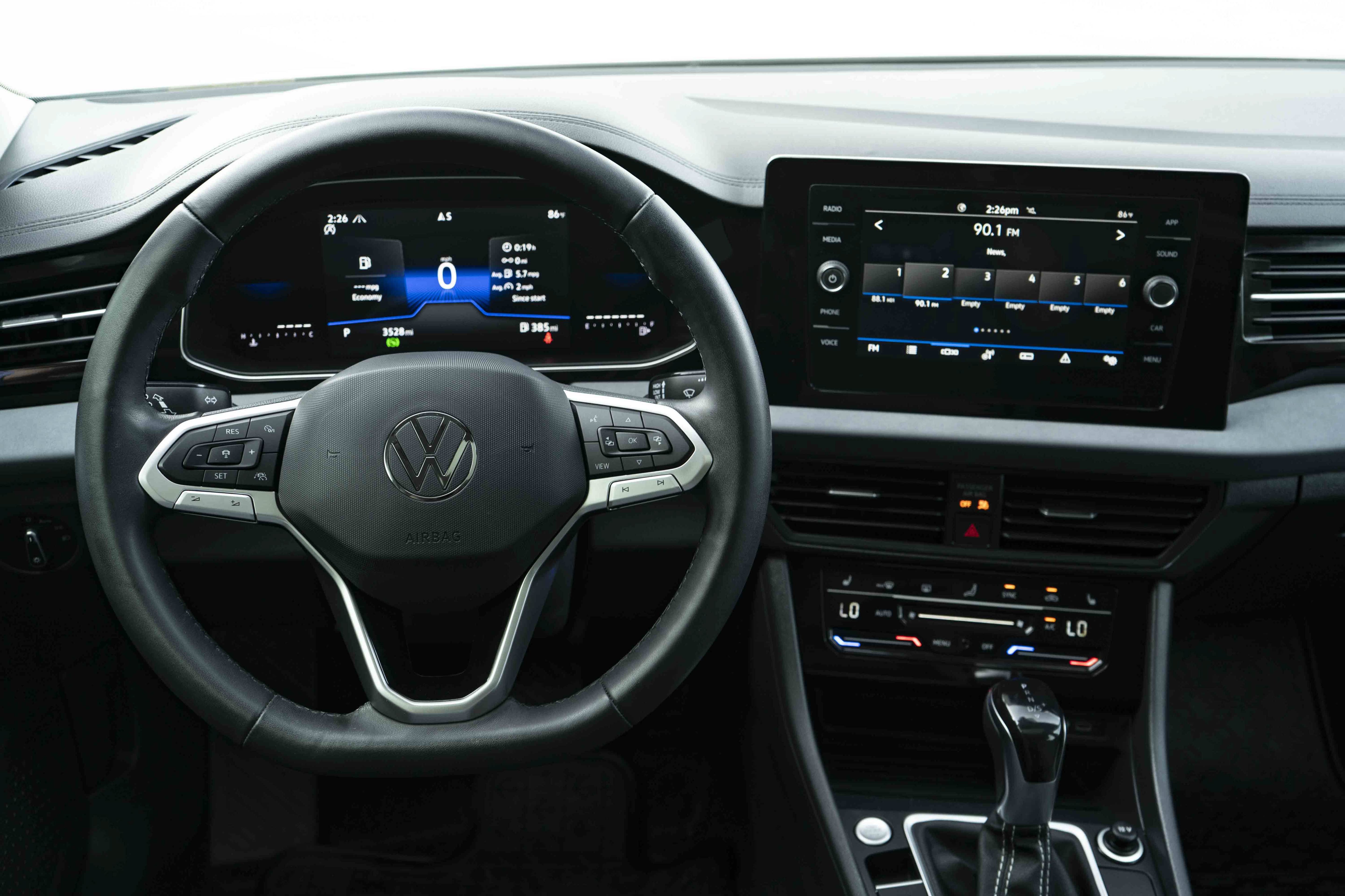 Certified 2026 Volkswagen Jetta SE FWD image 18