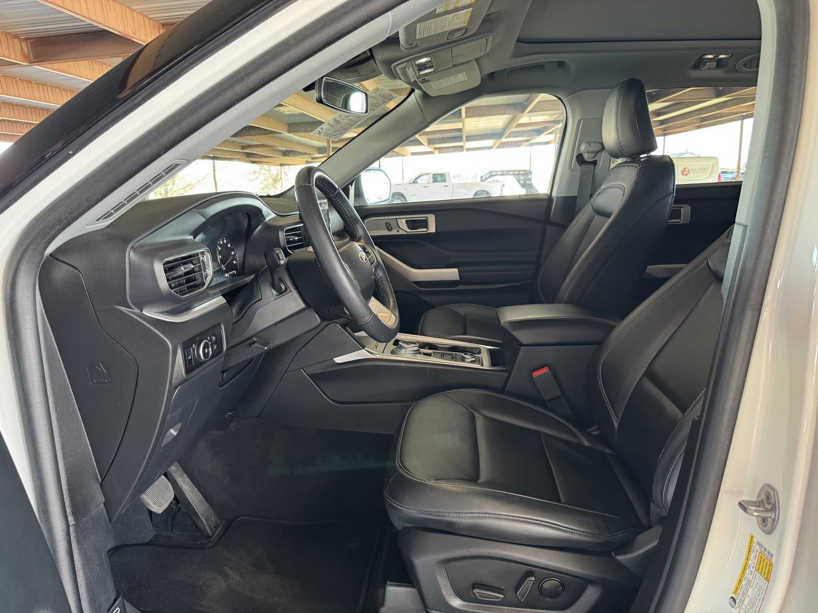 Used 2023 Ford Explorer XLT w/ Equipment Group 202A image 24