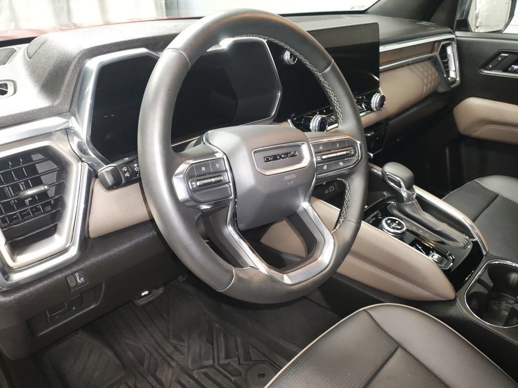 Used 2025 GMC Canyon Denali AWD/4WD image 22