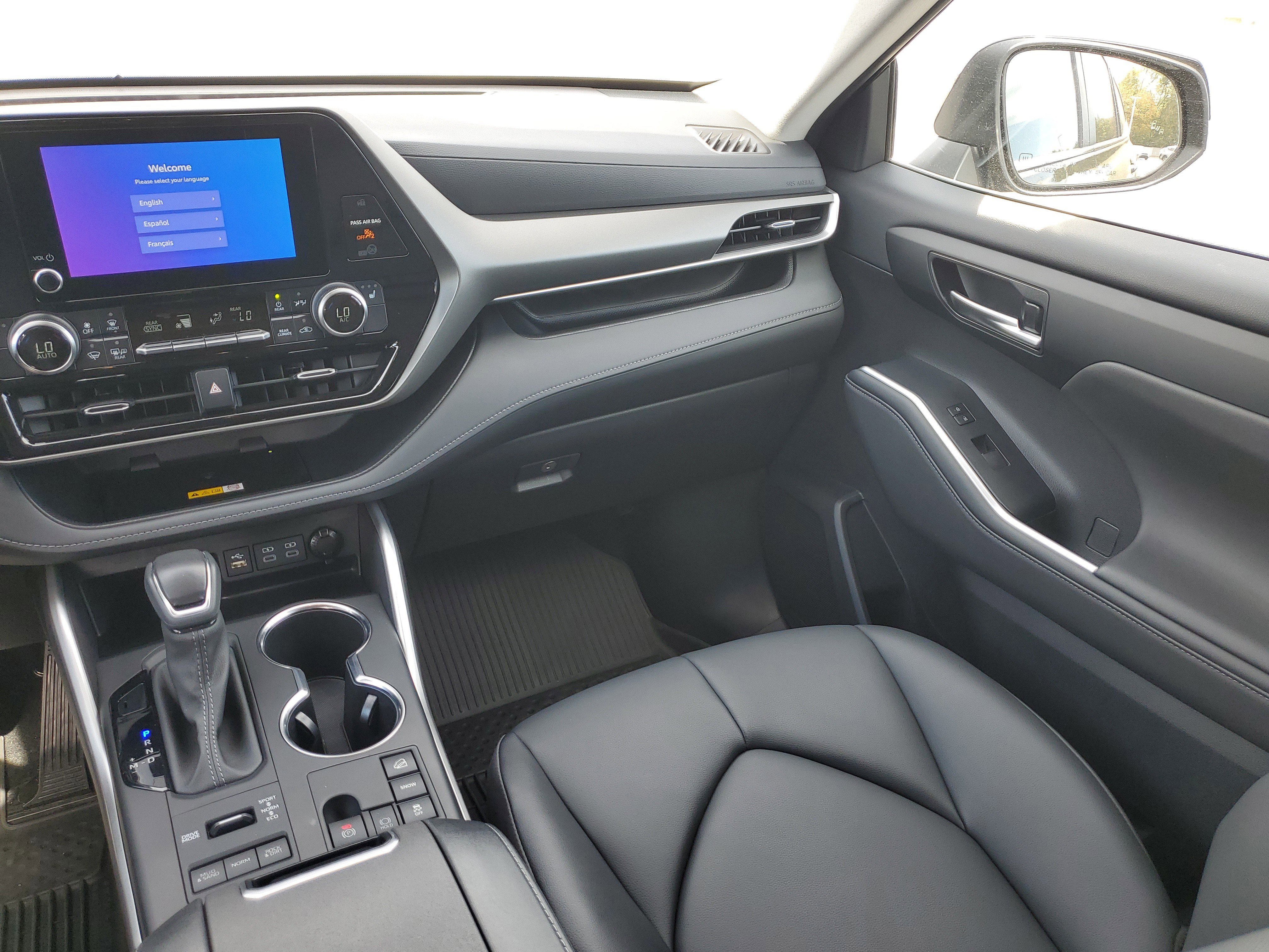 Certified 2024 Toyota Highlander XLE image 18