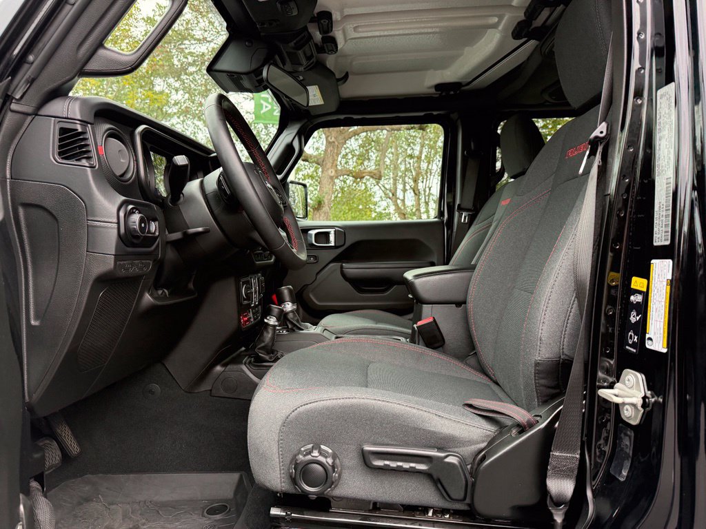 Used 2024 Jeep Wrangler Unlimited Rubicon w/ Convenience Group AWD/4WD image 12