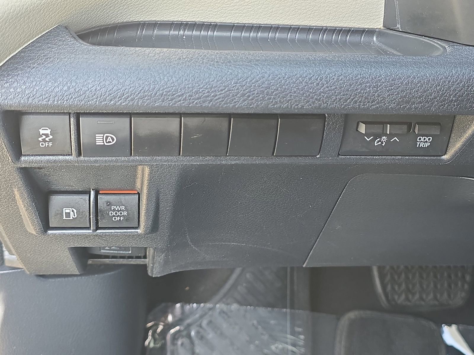 Used 2021 Toyota Sienna XLE image 33