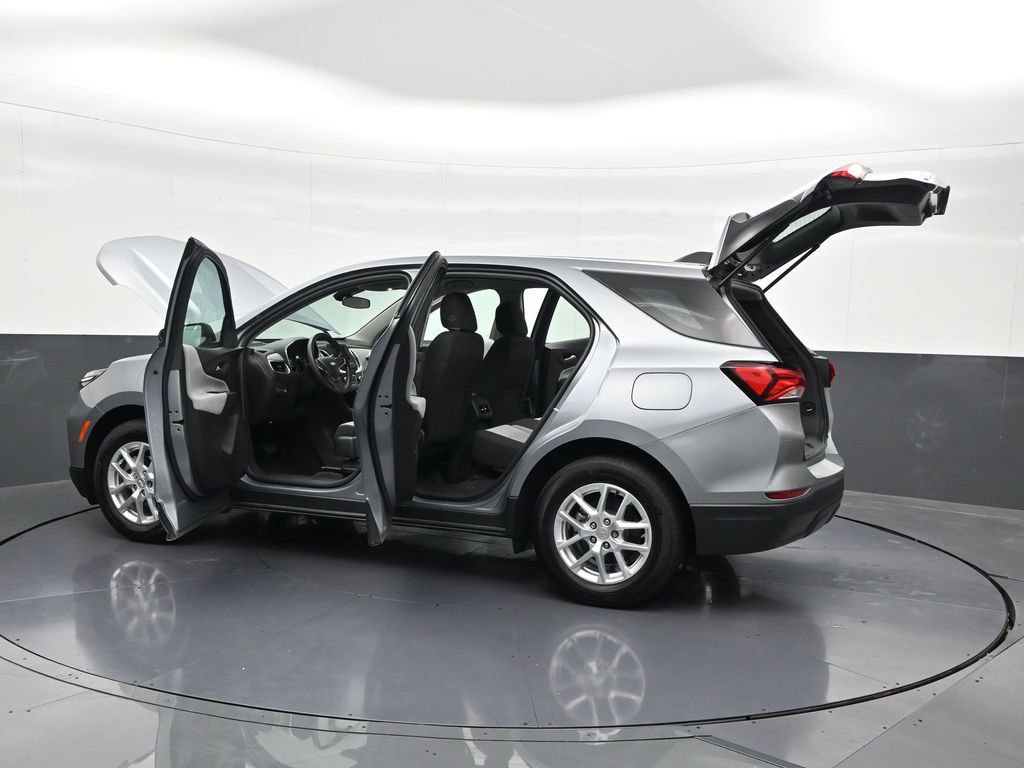 Used 2024 Chevrolet Equinox LS FWD image 34