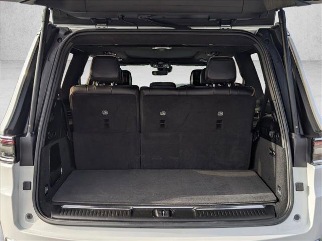 Used 2023 Jeep Grand Wagoneer Series III image 6