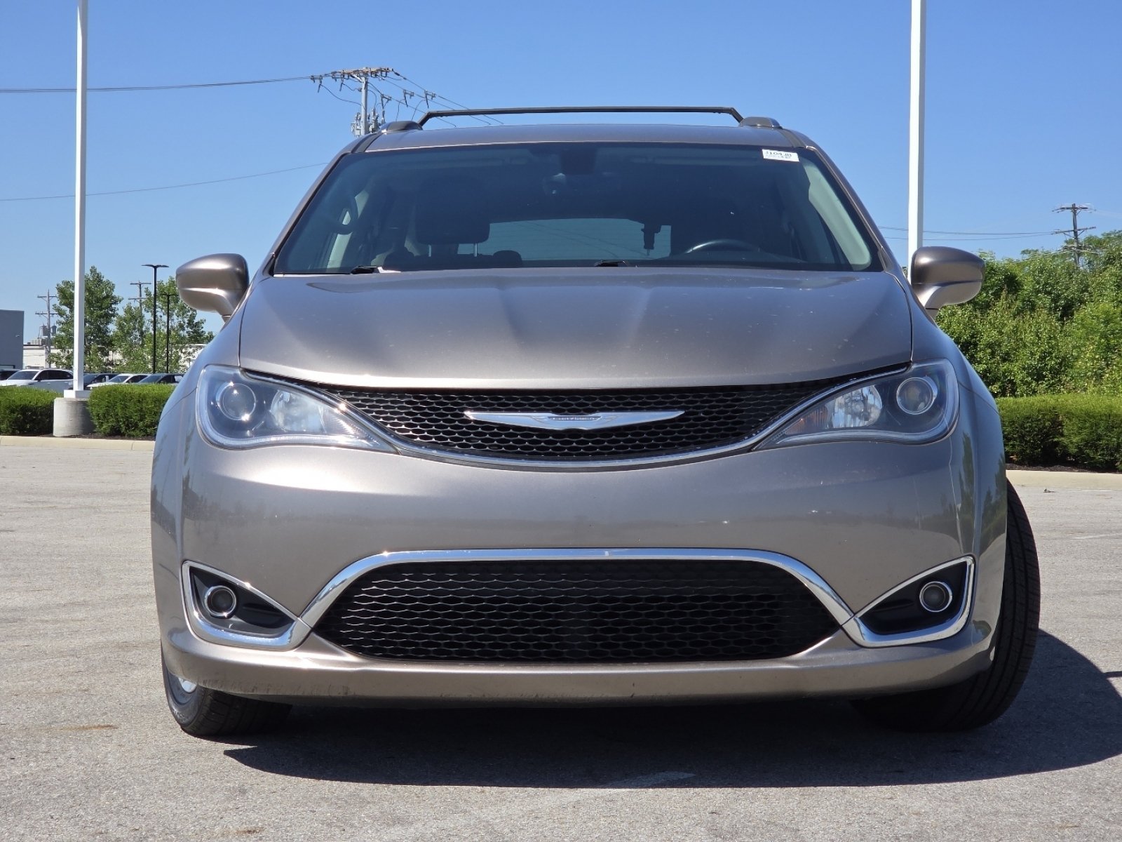 Used 2017 Chrysler Pacifica Touring-L Plus w/ Tire & Wheel Group FWD image 12