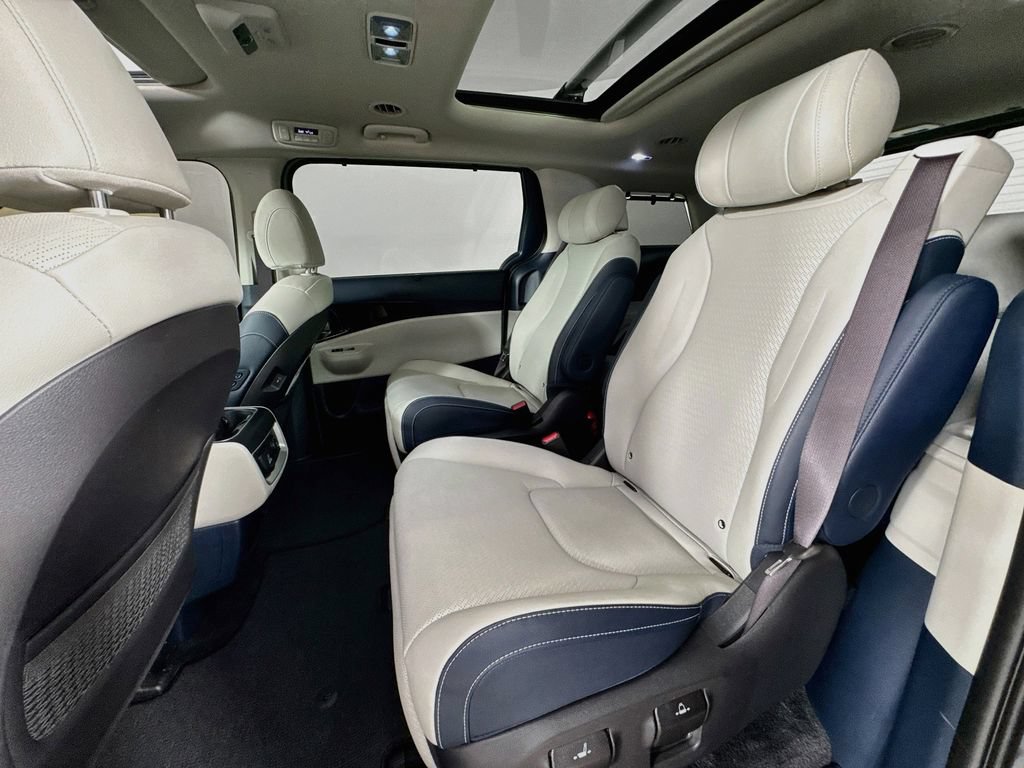 Used 2025 Kia Carnival SX Prestige FWD image 31