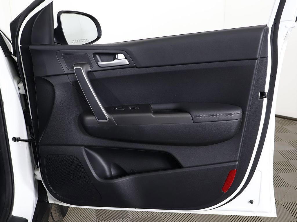 Used 2022 Kia Sportage LX image 18