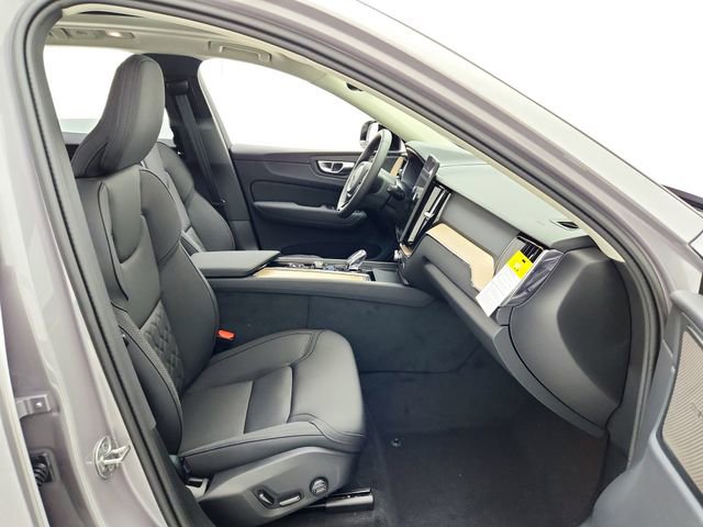 New 2026 Volvo XC60 B5 Plus w/ Climate Package image 18