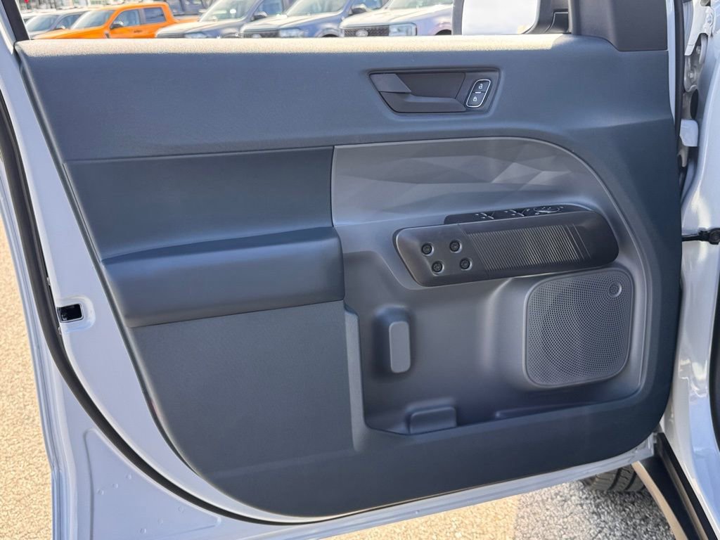 Used 2025 Ford Maverick XLT w/ Black Appearance Package image 15