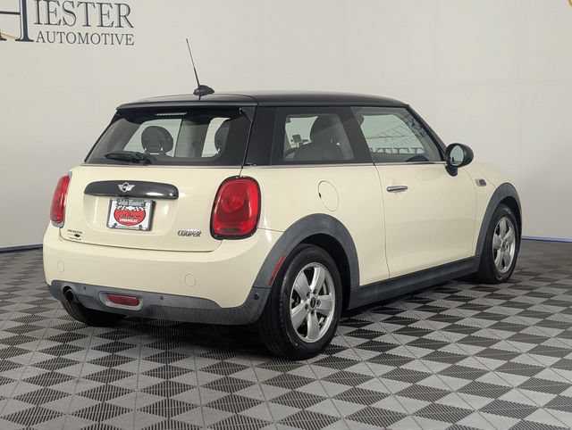 Used 2017 MINI Cooper 2-Door Hardtop FWD image 7