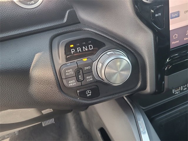Used 2025 RAM 1500 Laramie image 32
