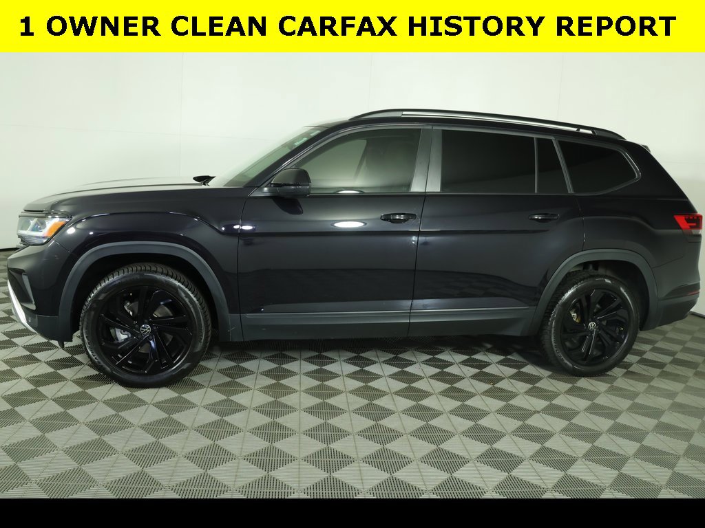 Used 2022 Volkswagen Atlas SE w/ Black Wheel Package image 3