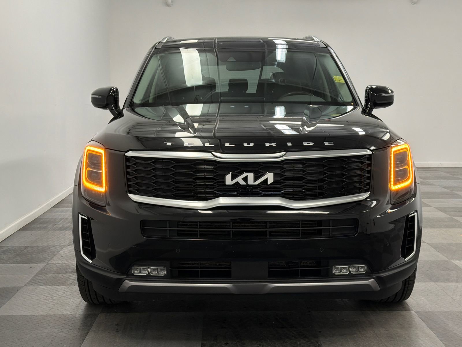 Used 2022 Kia Telluride SX image 3